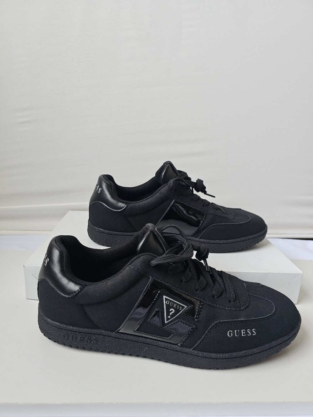 NWOT | GUESS KANSON Men's Black Sneakers - Size 9